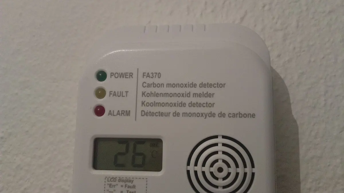 Carbon monoxide alarm with a digital display